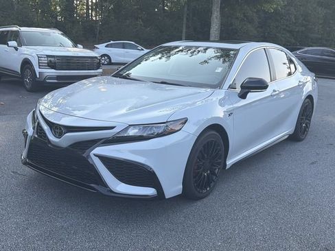 Used 2023 Toyota Camry SE w/ Convenience Package FWD image 3