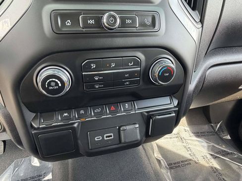 Used 2022 Chevrolet Silverado 1500 Custom AWD/4WD image 10