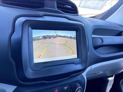 Used 2018 Jeep Renegade Latitude w/ Trailer Tow Group AWD/4WD image 23