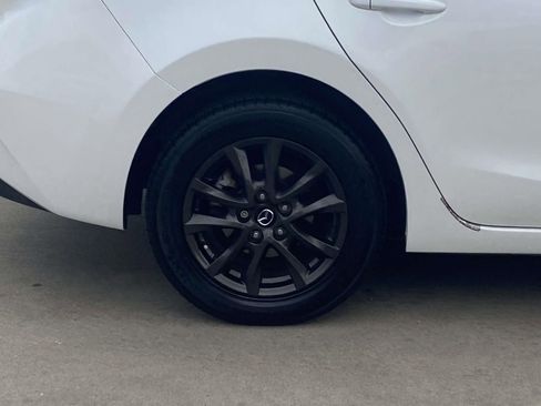 Used 2015 MAZDA MAZDA3 i Touring FWD image 11