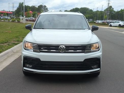 Used 2021 Volkswagen Tiguan SE AWD/4WD image 16