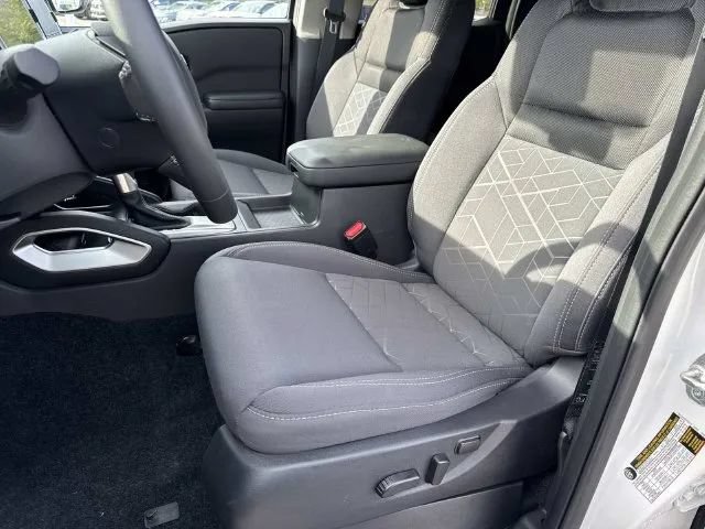 Certified 2025 Nissan Frontier SV w/ SV Convenience Package RWD image 30