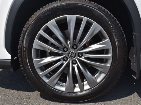 Used 2023 Toyota Highlander Platinum AWD/4WD image 28