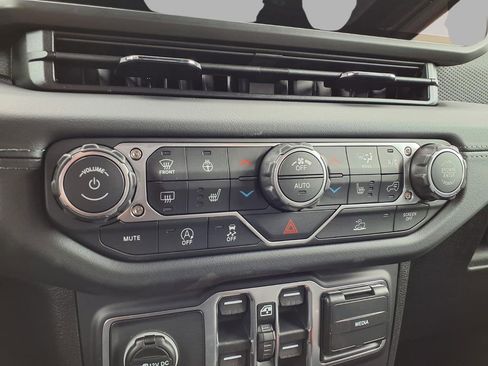 New 2026 Jeep Wrangler Rubicon image 9