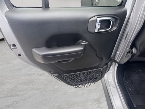 Used 2018 Jeep Wrangler Unlimited Rubicon image 8