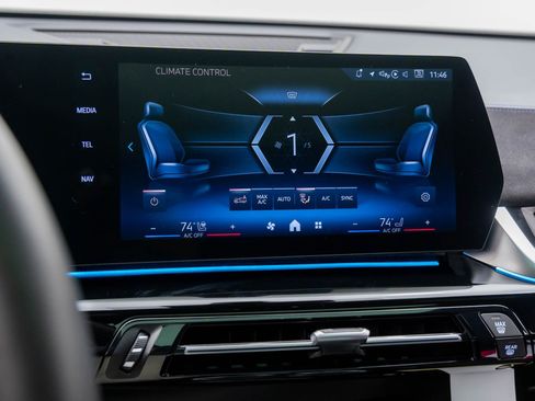 Certified 2025 BMW X2 xDrive28i w/ M Sport Package image 25