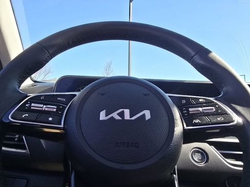 Used 2024 Kia Seltos EX image 29