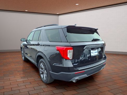 Used 2023 Ford Explorer XLT w/ Equipment Group 202A AWD/4WD image 6