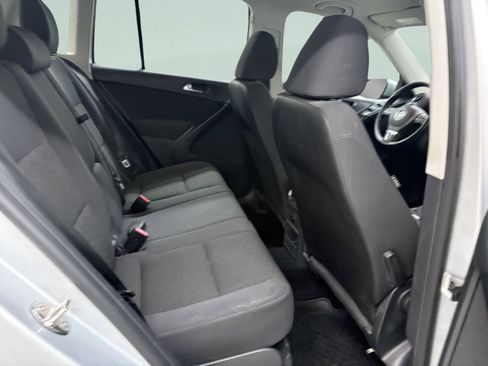 Used 2014 Volkswagen Tiguan S image 22