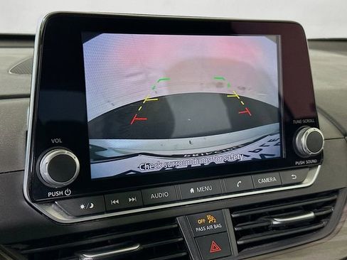 Used 2024 Nissan Altima 2.5 SV image 16