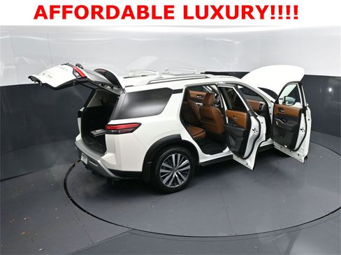 Used 2022 Nissan Pathfinder Platinum w/ Cargo Package image 52