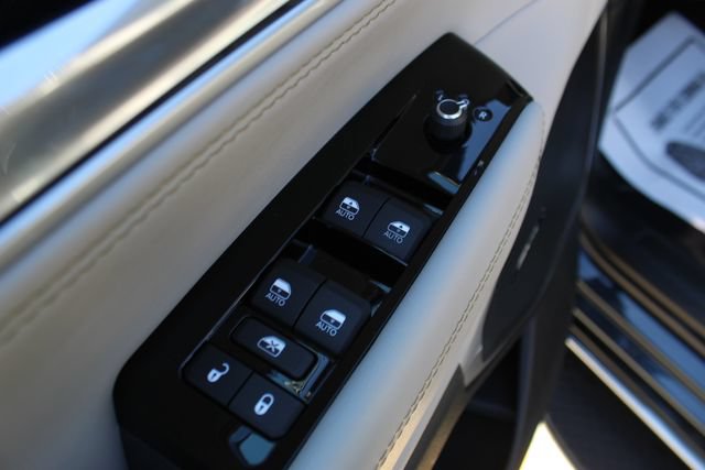 Used 2023 Jeep Wagoneer Series II w/ Premium Group I AWD/4WD image 10