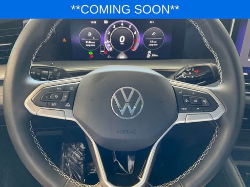 Used 2025 Volkswagen Tiguan SE FWD image 11