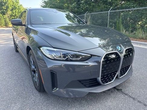 Used 2022 BMW i4 eDrive40 RWD image 3