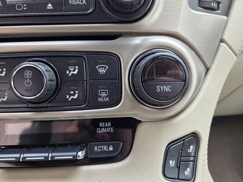 Used 2020 GMC Yukon XL Denali image 22