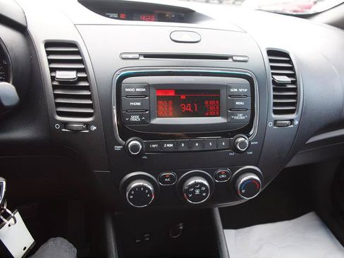 Used 2017 Kia Forte LX FWD image 10