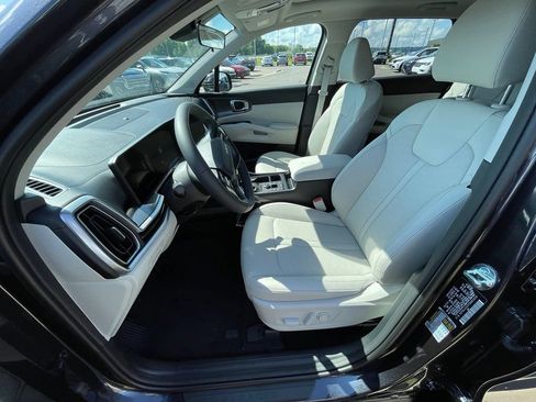 New 2026 Kia Sorento S FWD image 11