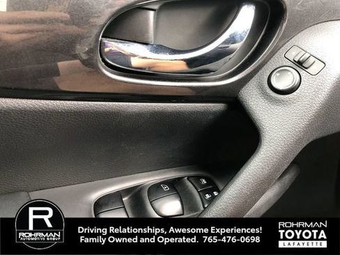 Used 2017 Nissan Rogue S FWD image 13