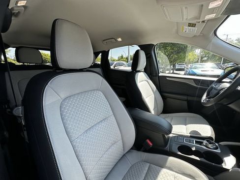 Certified 2023 Ford Escape Active AWD/4WD image 35