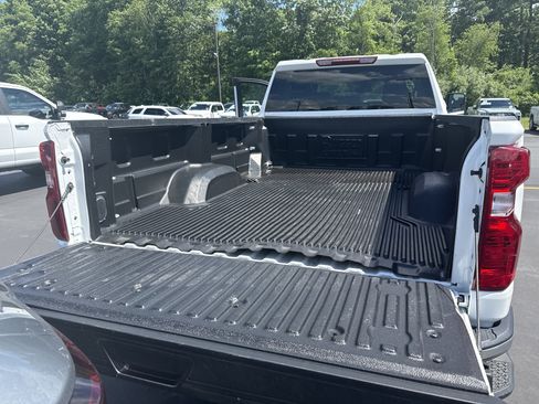 Used 2025 Chevrolet Silverado 2500 LT w/ Convenience Package AWD/4WD image 8