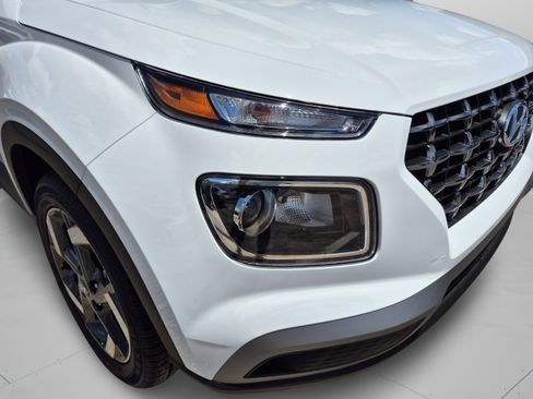 New 2026 Hyundai Venue SEL FWD image 9