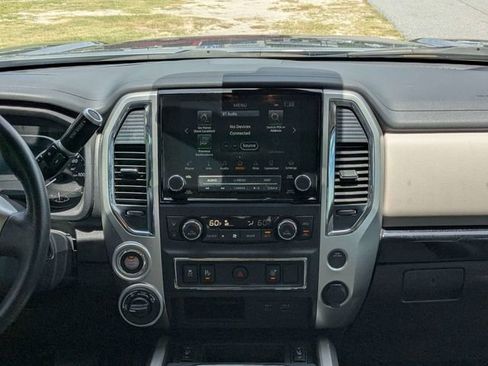Used 2021 Nissan Titan SV w/ SV Convenience Package AWD/4WD image 18