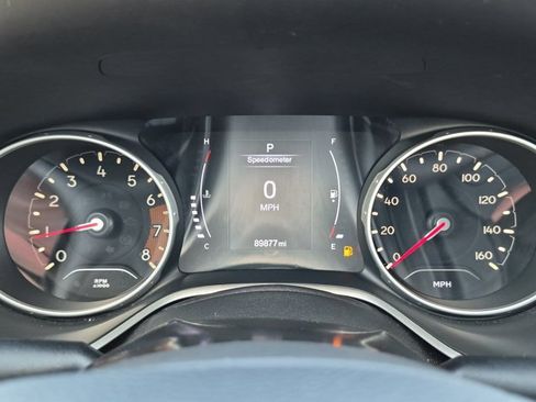 Used 2019 Jeep Compass Latitude FWD image 10