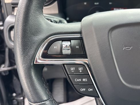 Certified 2023 Lincoln Nautilus AWD w/ Premium Package image 17