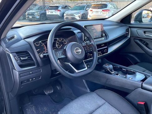 Used 2024 Nissan Rogue SV image 17