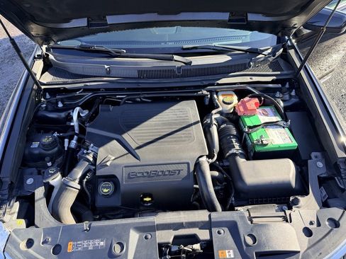 Used 2016 Lincoln MKS AWD w/ Equipment Group 201A image 32