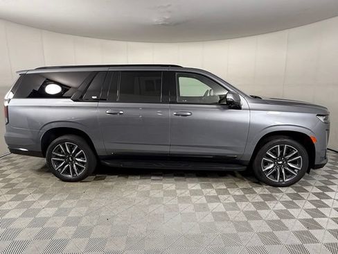Used 2021 Cadillac Escalade ESV Sport RWD image 9
