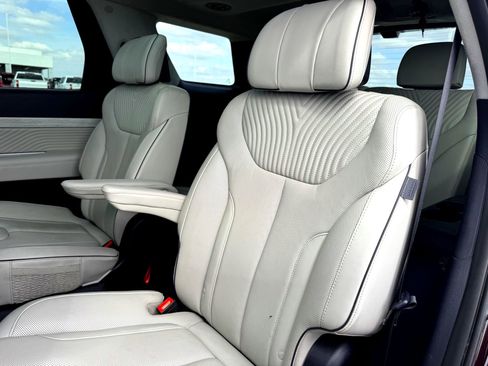Used 2024 Hyundai Palisade Calligraphy image 21