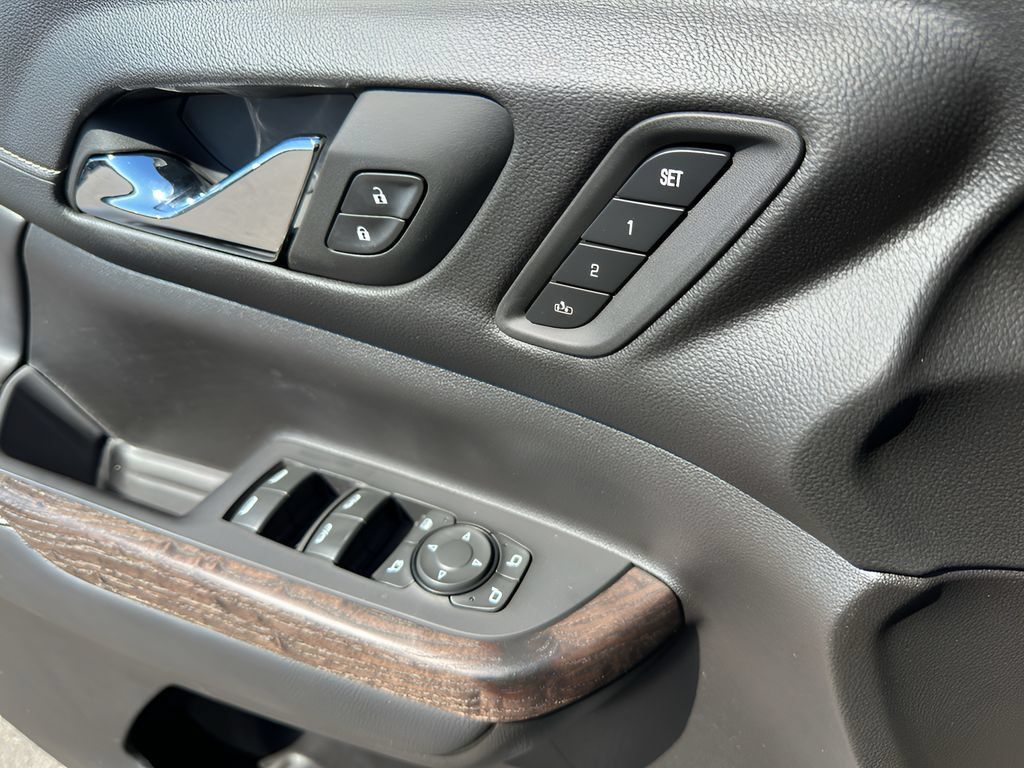 Used 2023 GMC Acadia Denali w/ Denali Technology Package AWD/4WD image 10