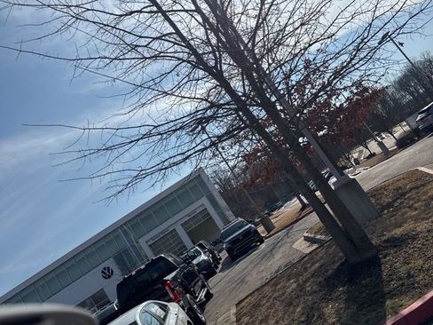 Used 2024 Chevrolet Colorado LT image 30