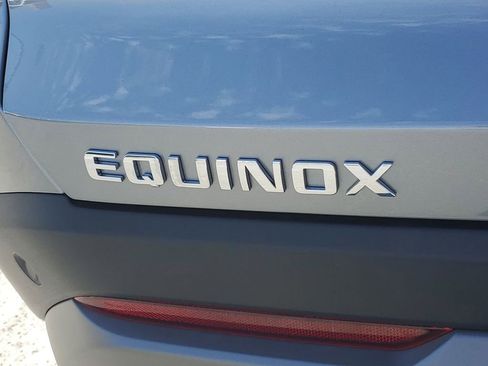 New 2026 Chevrolet Equinox LT w/ Convenience Package II FWD image 8