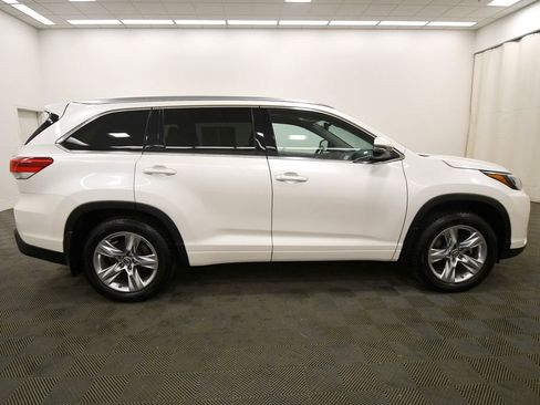 Used 2018 Toyota Highlander Limited w/ Carpet Mat Package (TMS) image 9