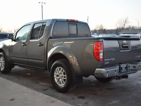 Used 2020 Nissan Frontier SV image 11