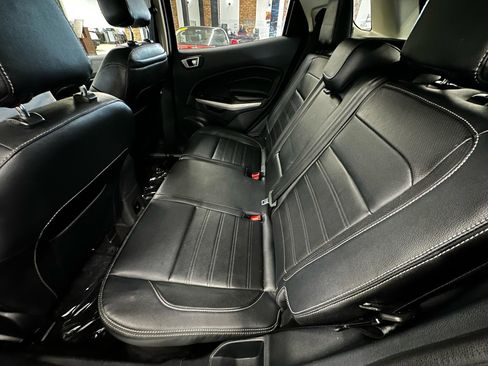 Used 2019 Ford EcoSport Titanium image 12