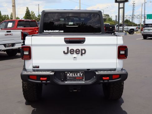 Used 2025 Jeep Gladiator Rubicon AWD/4WD image 8