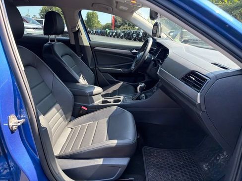 Used 2022 Volkswagen Jetta SE FWD image 11