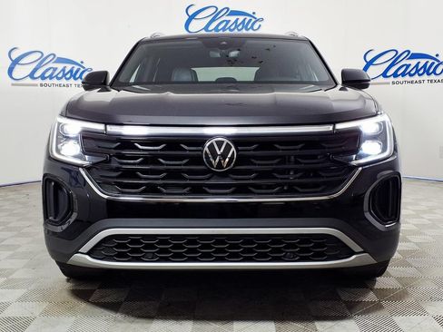 Used 2024 Volkswagen Atlas Cross Sport SE FWD image 3