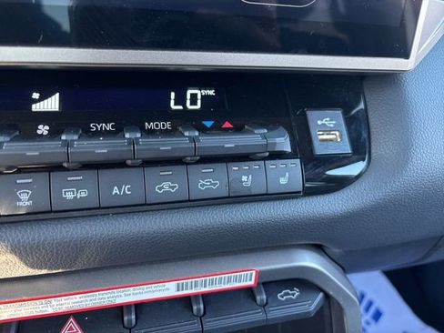 Used 2025 Toyota Tundra Limited image 33