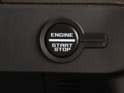 Used 2025 Ford Bronco Base 4D Sport Utility image 32