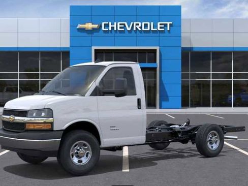 New 2025 Chevrolet Express 3500 w/ Power Convenience Package RWD image 31