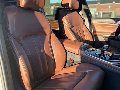 Used 2020 BMW X7 xDrive40i w/ M Sport Package image 17