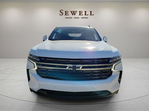 Used 2022 Chevrolet Suburban RST w/ Luxury Package AWD/4WD image 8