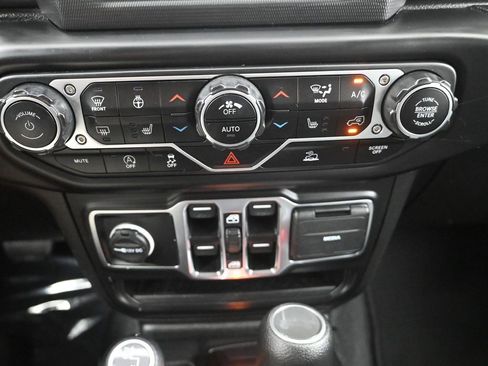 Used 2022 Jeep Wrangler Unlimited Sport image 19