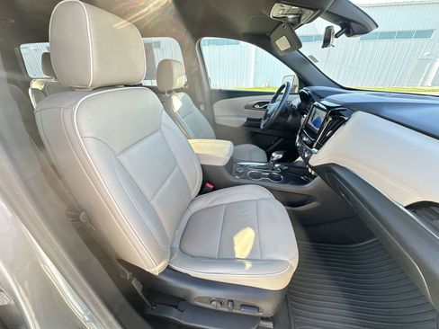 Used 2023 Chevrolet Traverse Premier image 28
