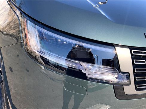 New 2026 Land Rover Range Rover SE image 13