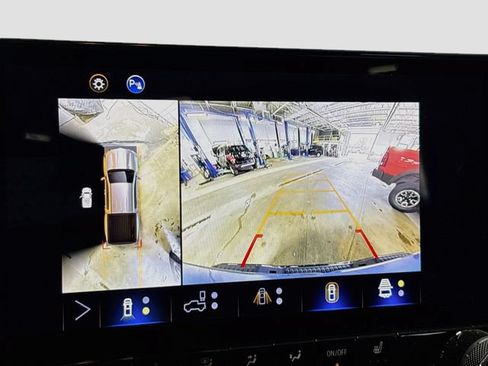 New 2025 Chevrolet Colorado Trail Boss w/ Off-Road Front Bumper Package AWD/4WD image 14